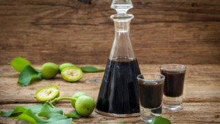 Няма друго такова лекарство! (Ликьорът от зелени орехчета е панацея за куп тежки болести)