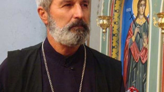 Хора от цяла България се стичат при него! Поп Георги цери сакати, безплодни и болни