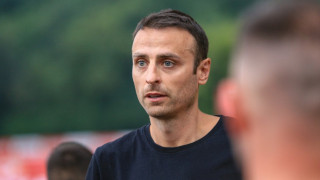 Чичото на Бербатов прави чудеса: Отец Стоян орисва хората на здраве и щастие!