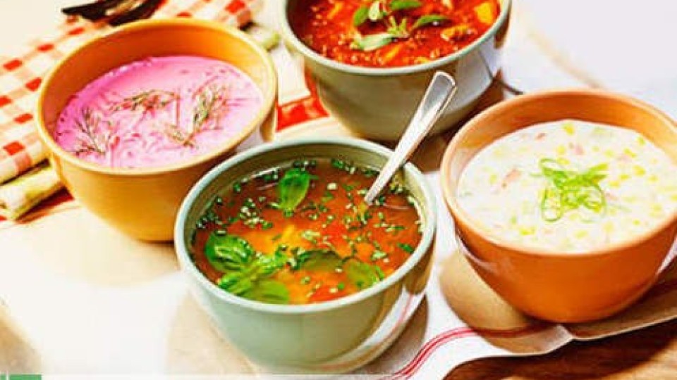 Тези студени летни супи се „грижат“ за кръвното и стомаха
