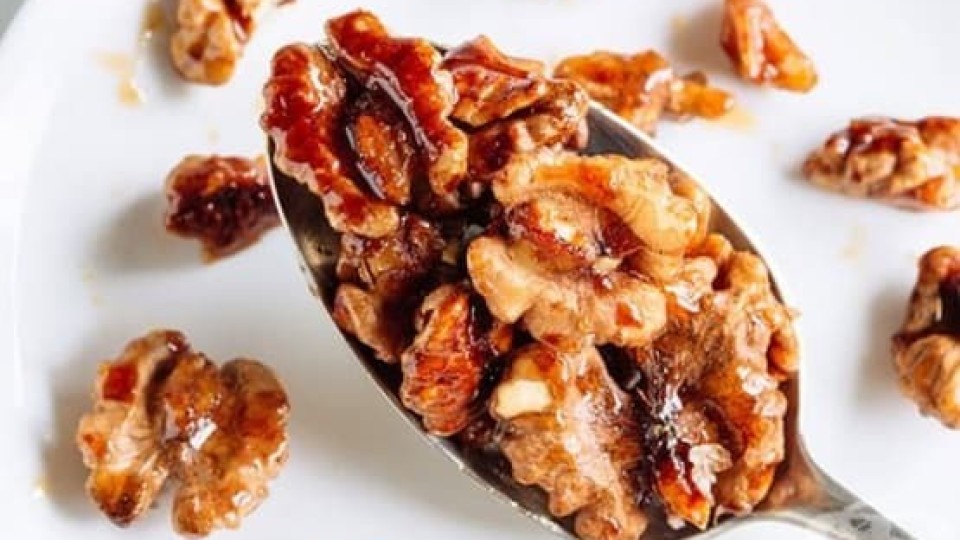 Орехи с мед и канела-върши чудеса за ума и здравето
