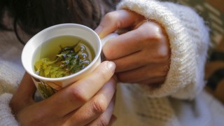 Защо чаят от мащерка и мента може да вреди опасно?