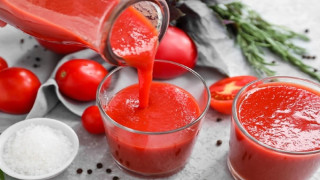 Ето какво правят две чаши доматен сок със здравето ни!От какви болести ни пазят