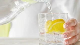 10 години по-млади с лимонена вода! Ето какво ви се случва