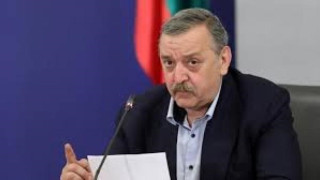 Проф. Кантарджиев обяснява: Опасна ли е „човекоядната бактерия“ в Черно море?