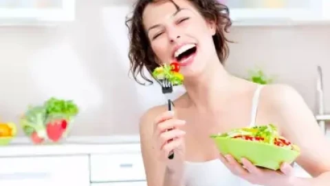 Тези храни съдържат хормона на щастието! И ни лекуват