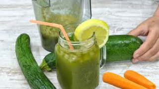 С тази свежа напитка: Чистите тялото от токсини и се вталявате ударно