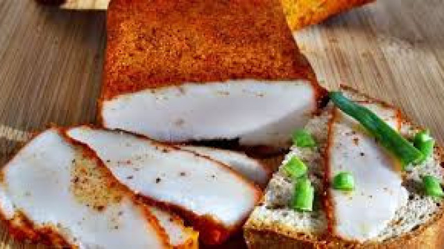 Искате стройно тяло и перфектна кожа? Яжте сланина през студените дни