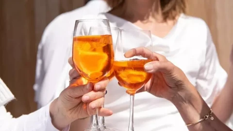 Учените категорично: Алкохолът предизвиква преждевременно стареене!