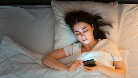 Искате да спите като бебе? Тогава никога не правете това преди сън