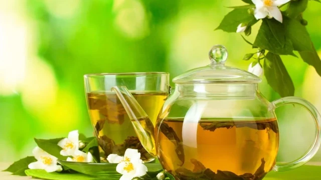 С този страхотен чай чистим черния дроб  и отслабваме (Рецептата)