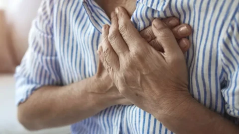 Кога паренето в гърдите алармира за опасност?