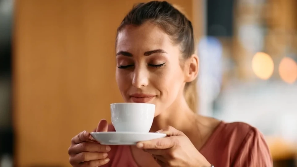 Учените доказаха: Колко чаши кафе на ден ни пазят от инсулт?